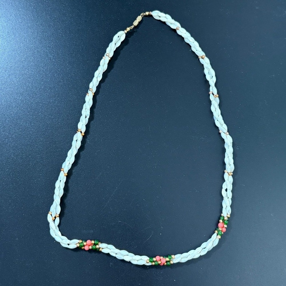 Twisted Beaded Necklace Gold Tone Clasp Coral Green Accent‎